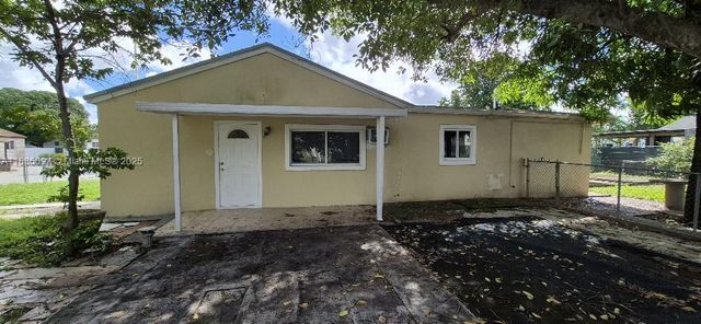 610 E 6th Pl, Hialeah, FL 33010