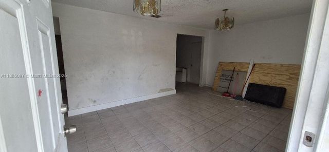 610 E 6th Pl, Hialeah, FL 33010