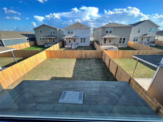 404 Stone Water LN, Jarrell, TX 76537