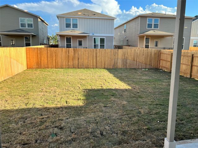 404 Stone Water LN, Jarrell, TX 76537