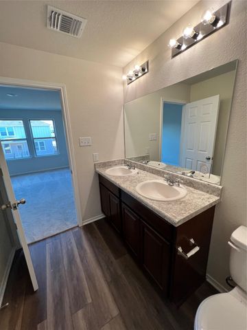 404 Stone Water LN, Jarrell, TX 76537