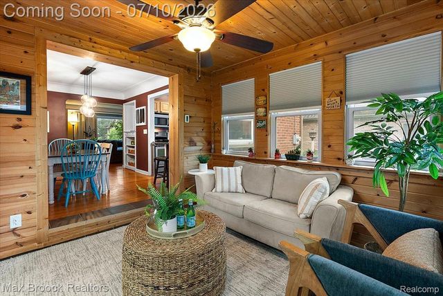 13154 Lasalle Boulevard, Huntington Woods, MI 48070