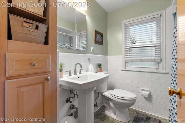 13154 Lasalle Boulevard, Huntington Woods, MI 48070