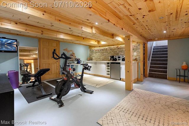 13154 Lasalle Boulevard, Huntington Woods, MI 48070