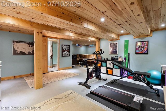 13154 Lasalle Boulevard, Huntington Woods, MI 48070