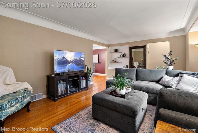 13154 Lasalle Boulevard, Huntington Woods, MI 48070