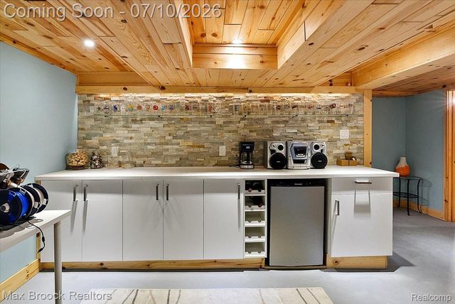 13154 Lasalle Boulevard, Huntington Woods, MI 48070