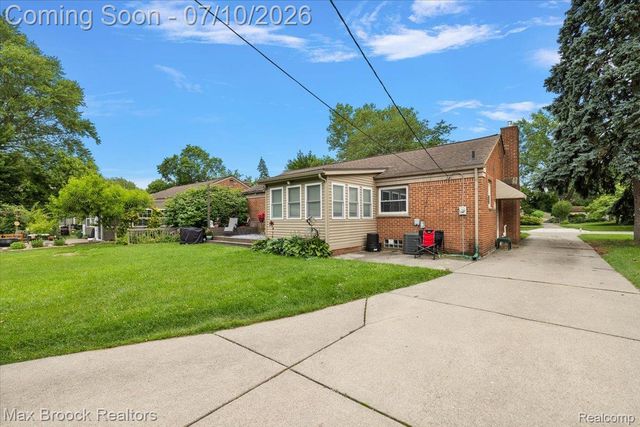 13154 Lasalle Boulevard, Huntington Woods, MI 48070