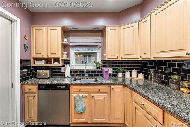 13154 Lasalle Boulevard, Huntington Woods, MI 48070