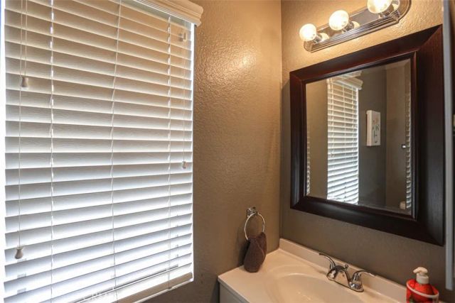 1712 Crystal Canyon, Azusa, CA 91702