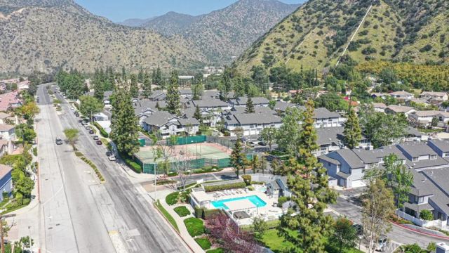 1712 Crystal Canyon, Azusa, CA 91702