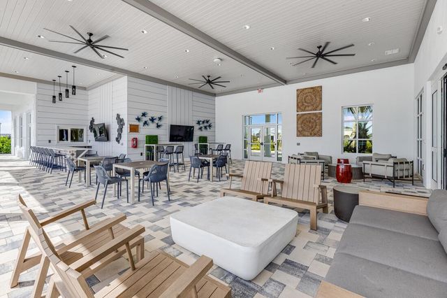 9329 SW Lorenzo Way, Port St. Lucie, FL 34987
