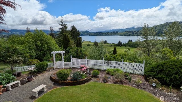 124 E Zola Drive, Cinebar, WA 98533