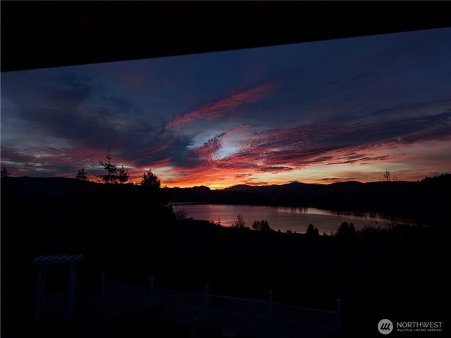 124 E Zola Drive, Cinebar, WA 98533