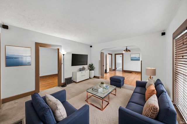 26666 Edison Road, South Bend, IN 46628