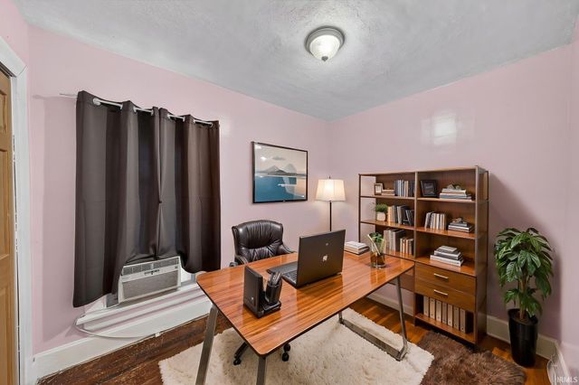 26666 Edison Road, South Bend, IN 46628