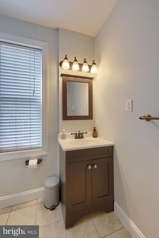 507 E CHESTNUT ST, Lancaster, PA 17602