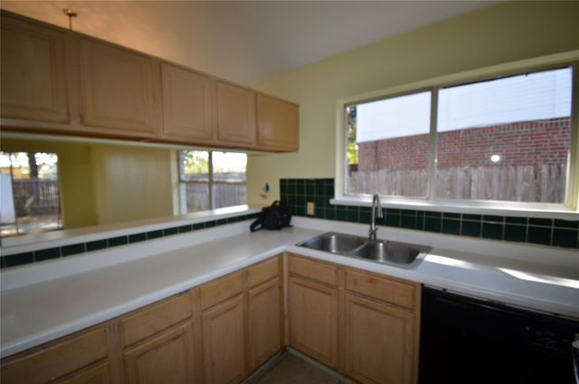 4729 Castleman DR, Austin, TX 78725