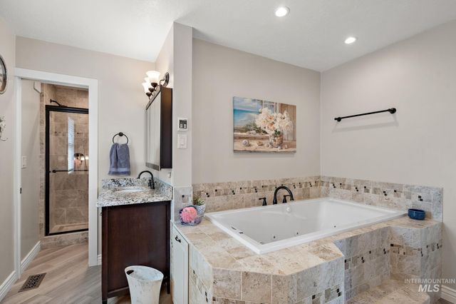 2305 Locust Lane, Nampa, ID 83686