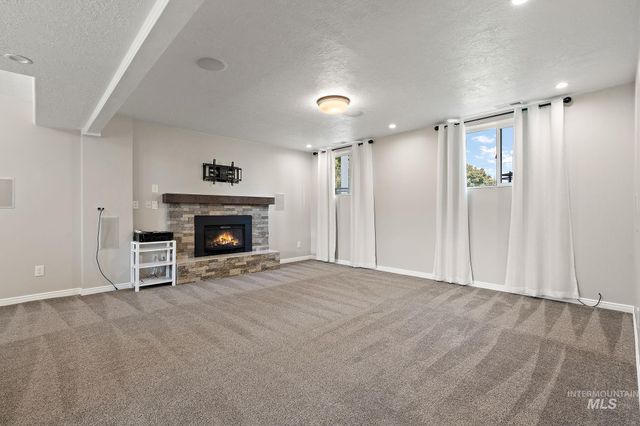 2305 Locust Lane, Nampa, ID 83686