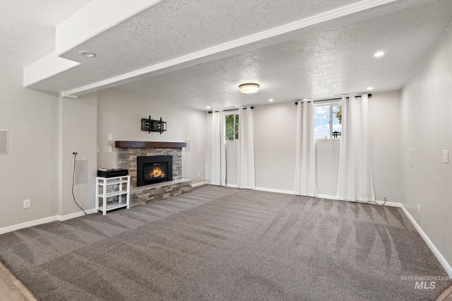 2305 Locust Lane, Nampa, ID 83686