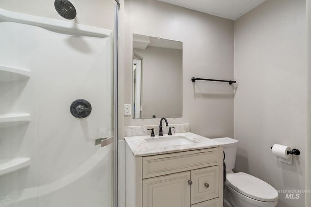 2305 Locust Lane, Nampa, ID 83686