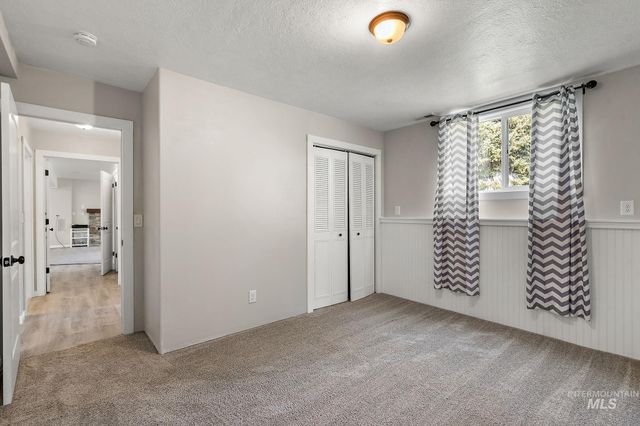 2305 Locust Lane, Nampa, ID 83686