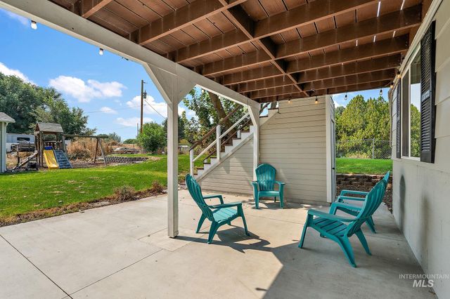 2305 Locust Lane, Nampa, ID 83686