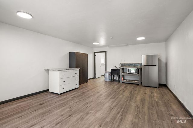 2305 Locust Lane, Nampa, ID 83686