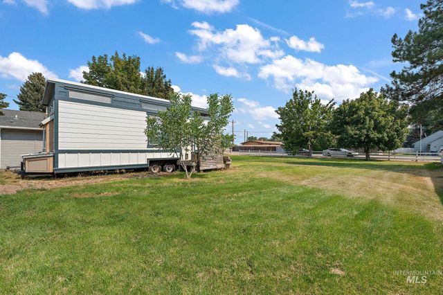 2305 Locust Lane, Nampa, ID 83686