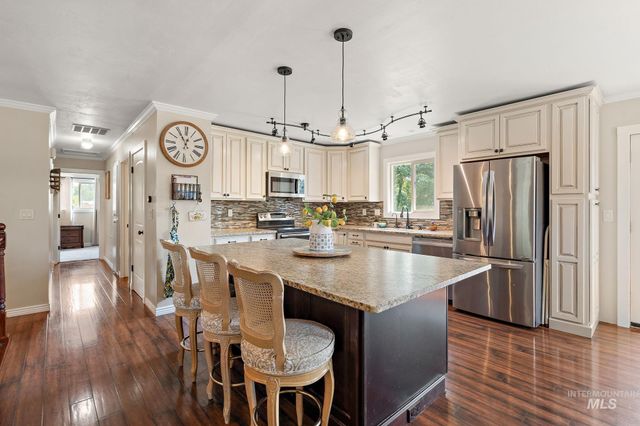 2305 Locust Lane, Nampa, ID 83686