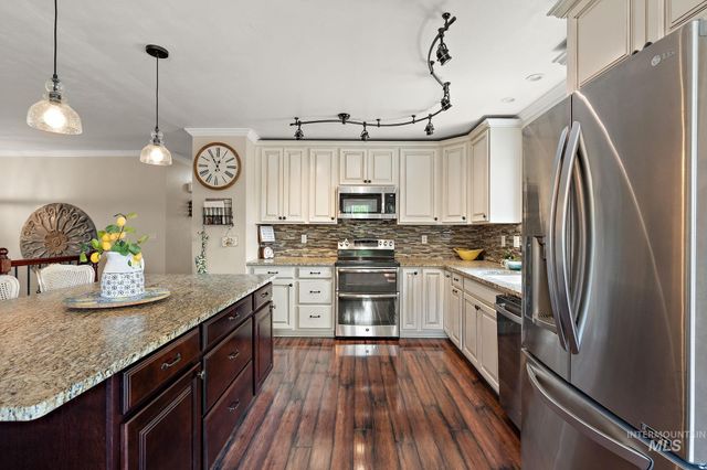 2305 Locust Lane, Nampa, ID 83686