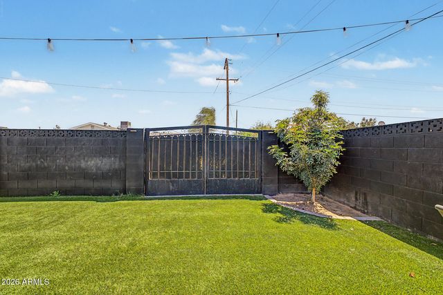 3701 W ECHO Lane, Phoenix, AZ 85051