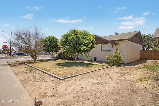 3701 W ECHO Lane, Phoenix, AZ 85051