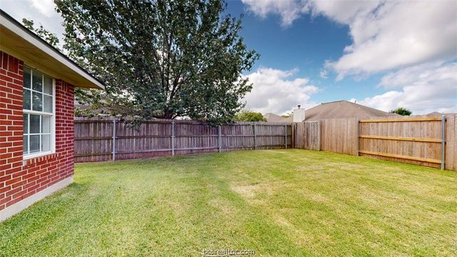 2404 Trace Meadows, College Station, TX 77845