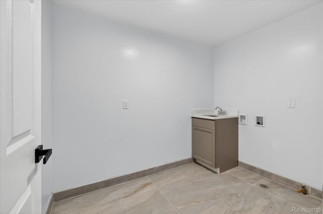 37235 Jefferson Avenue, Harrison Charter Township, MI 48045