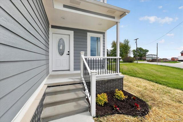 37235 Jefferson Avenue, Harrison Charter Township, MI 48045