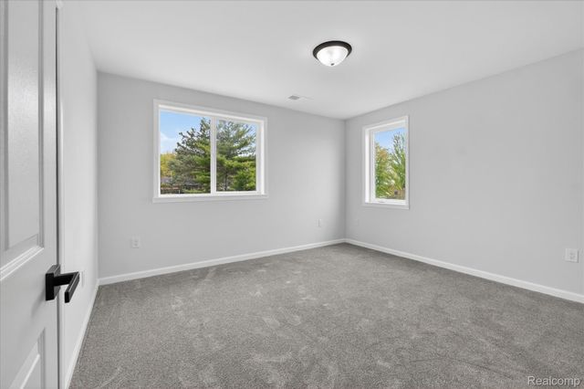 37235 Jefferson Avenue, Harrison Charter Township, MI 48045