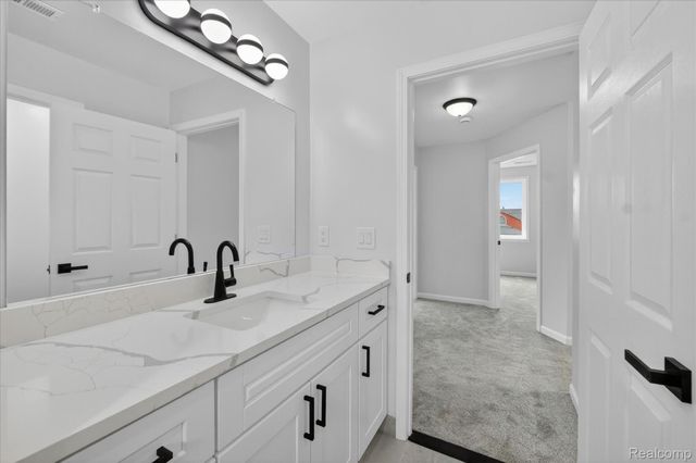 37235 Jefferson Avenue, Harrison Charter Township, MI 48045
