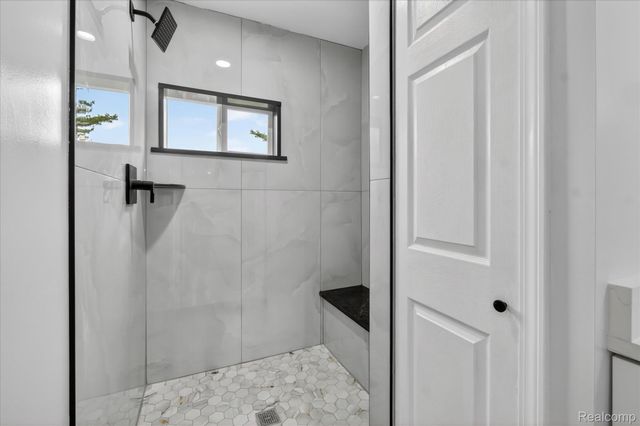 37235 Jefferson Avenue, Harrison Charter Township, MI 48045