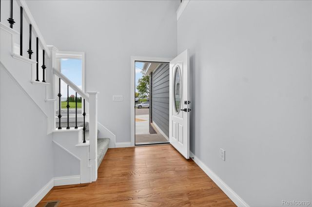 37235 Jefferson Avenue, Harrison Charter Township, MI 48045