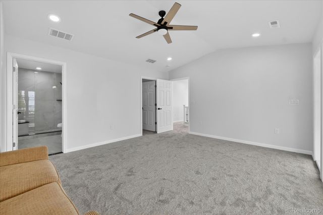 37235 Jefferson Avenue, Harrison Charter Township, MI 48045