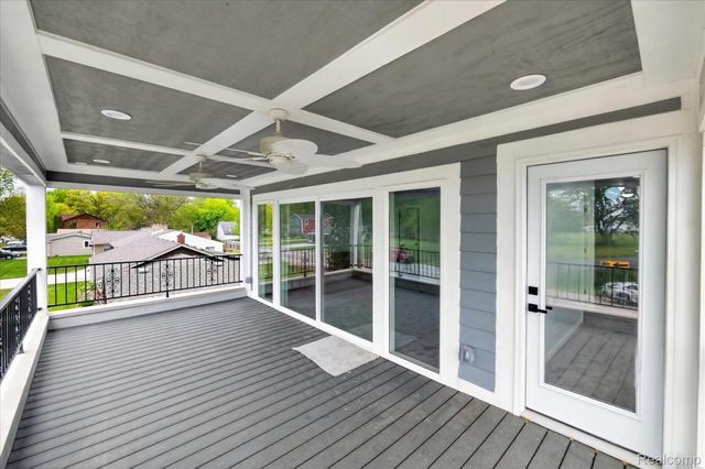 37235 Jefferson Avenue, Harrison Charter Township, MI 48045