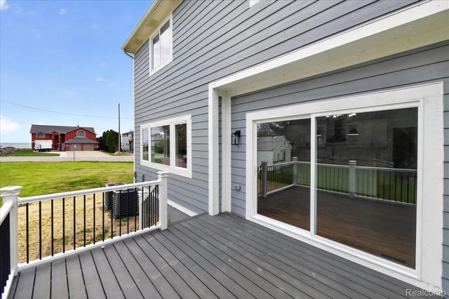 37235 Jefferson Avenue, Harrison Charter Township, MI 48045