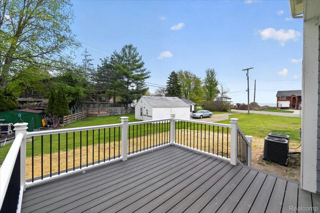 37235 Jefferson Avenue, Harrison Charter Township, MI 48045