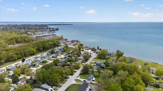 37235 Jefferson Avenue, Harrison Charter Township, MI 48045