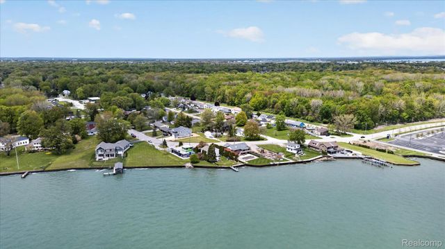 37235 Jefferson Avenue, Harrison Charter Township, MI 48045
