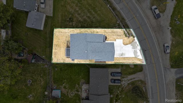 37235 Jefferson Avenue, Harrison Charter Township, MI 48045