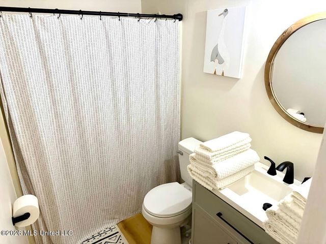 828 Lemon Street, Ocean Springs, MS 39564