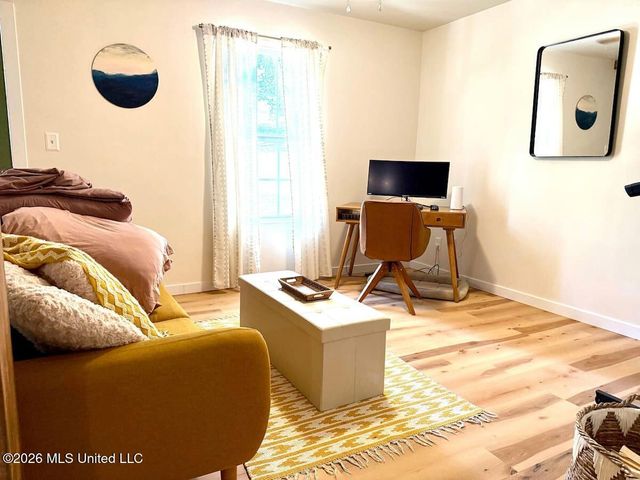 828 Lemon Street, Ocean Springs, MS 39564